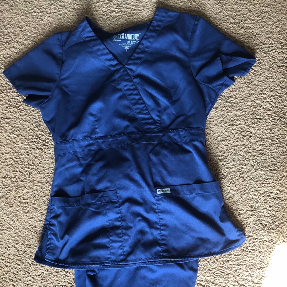 Gray’s Anatomy navy blue scrubs